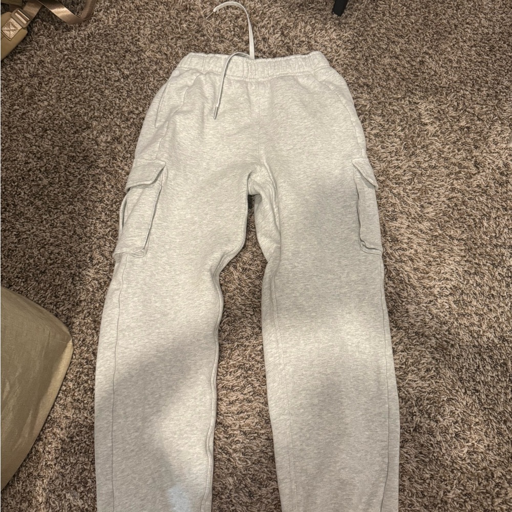 Lululemon Scuba Mid-Rise Oversized Cargo Jogger